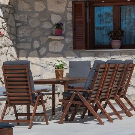 Secret Paradise Καρυά