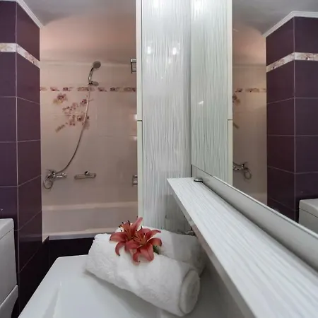 Secret Paradise Apartment *